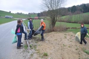 Čistilna akcija v KS Dramlje